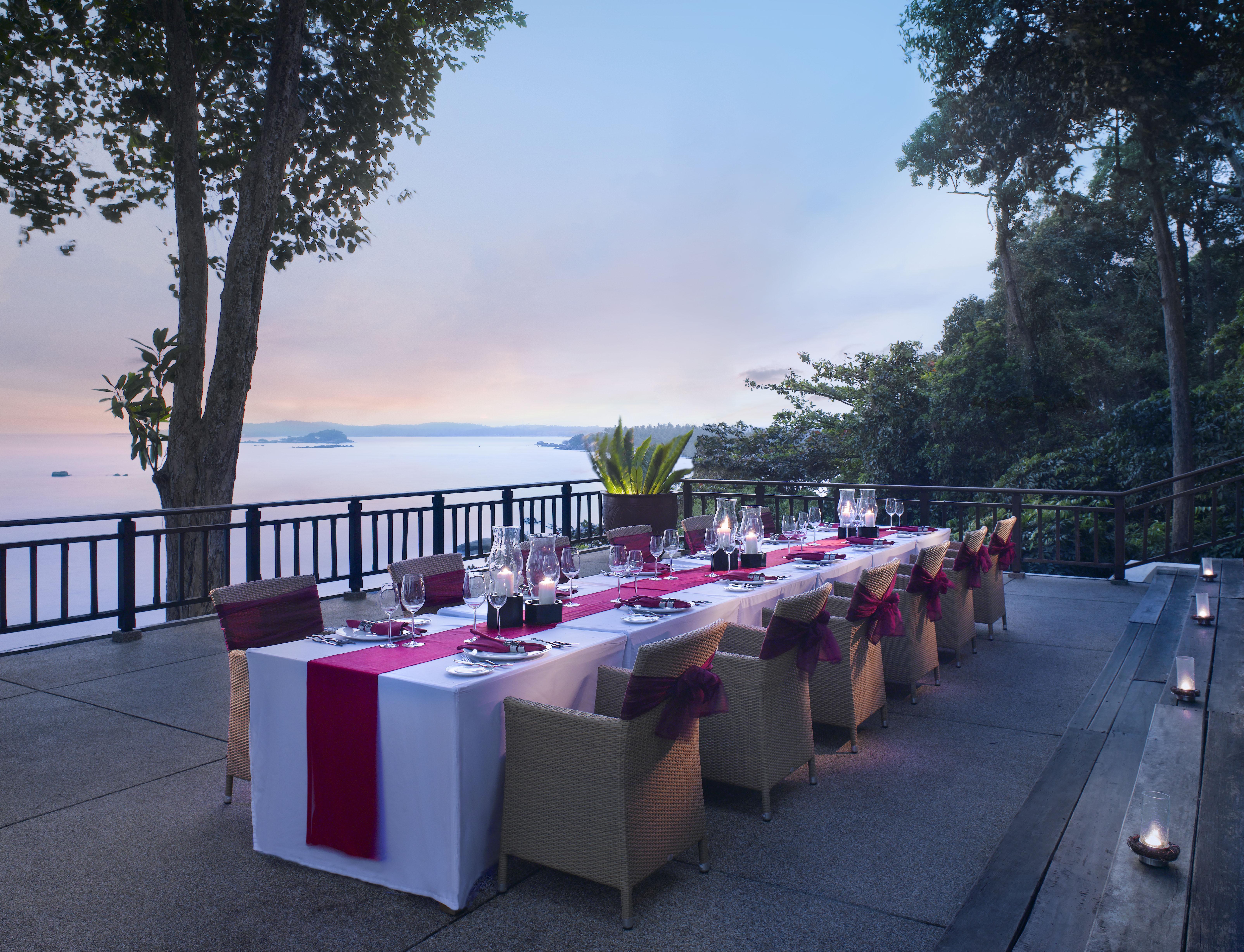 Отель Banyan Tree Bintan Лагой Ресторан фото